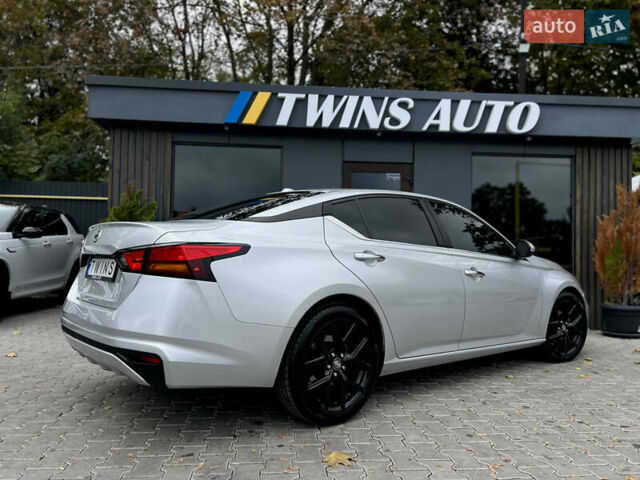 Сірий Ніссан Альтіма, об'ємом двигуна 2.5 л та пробігом 82 тис. км за 14500 $, фото 18 на Automoto.ua