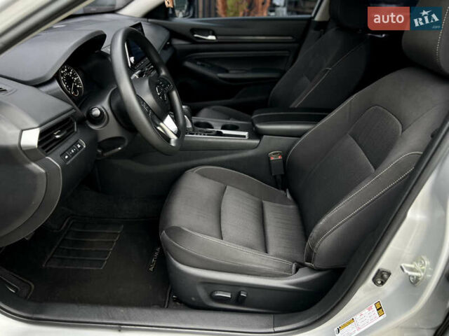 Сірий Ніссан Альтіма, об'ємом двигуна 2.5 л та пробігом 82 тис. км за 14500 $, фото 6 на Automoto.ua