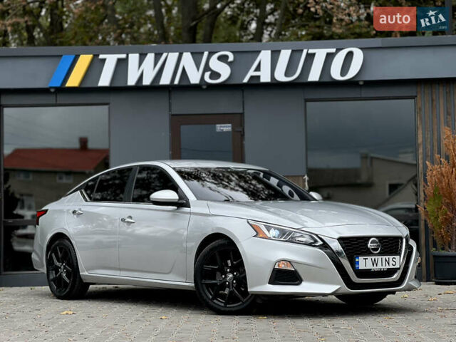 Сірий Ніссан Альтіма, об'ємом двигуна 2.5 л та пробігом 82 тис. км за 14500 $, фото 16 на Automoto.ua