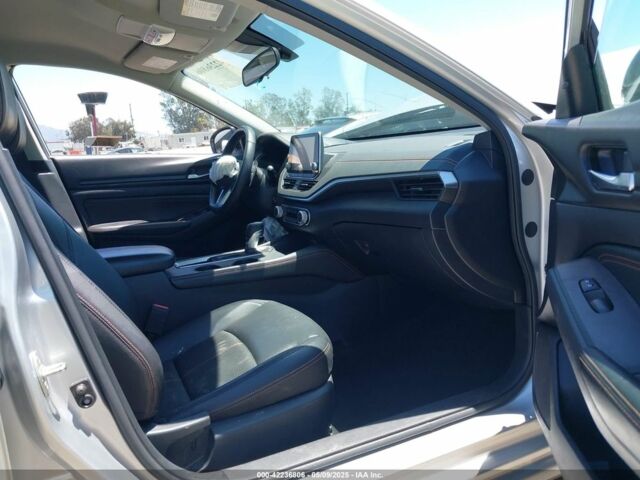 Серый Ниссан Альтима, объемом двигателя 2.5 л и пробегом 99 тыс. км за 11500 $, фото 6 на Automoto.ua