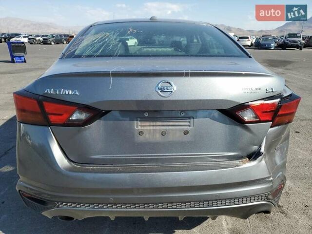 Серый Ниссан Альтима, объемом двигателя 2.49 л и пробегом 136 тыс. км за 2800 $, фото 5 на Automoto.ua
