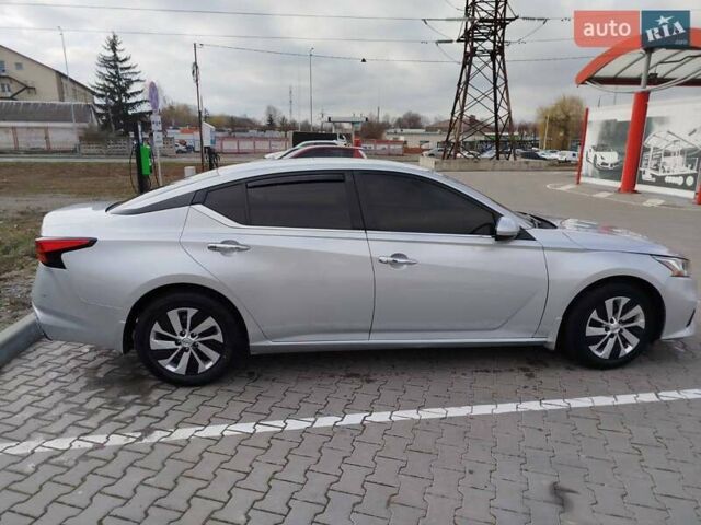 Серый Ниссан Альтима, объемом двигателя 2.49 л и пробегом 42 тыс. км за 15400 $, фото 7 на Automoto.ua