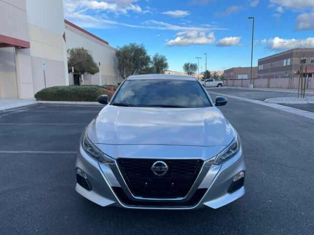 Серый Ниссан Альтима, объемом двигателя 2.5 л и пробегом 75 тыс. км за 6000 $, фото 4 на Automoto.ua