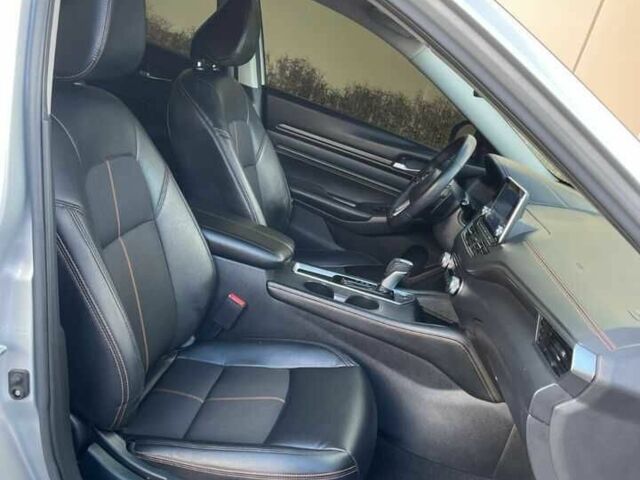 Серый Ниссан Альтима, объемом двигателя 2.5 л и пробегом 75 тыс. км за 6000 $, фото 6 на Automoto.ua