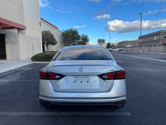 Серый Ниссан Альтима, объемом двигателя 2.5 л и пробегом 75 тыс. км за 6000 $, фото 3 на Automoto.ua