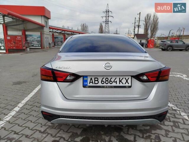 Серый Ниссан Альтима, объемом двигателя 2.49 л и пробегом 42 тыс. км за 15400 $, фото 6 на Automoto.ua