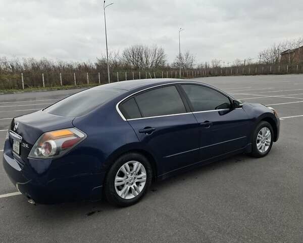 Синий Ниссан Альтима, объемом двигателя 2.5 л и пробегом 120 тыс. км за 7450 $, фото 10 на Automoto.ua