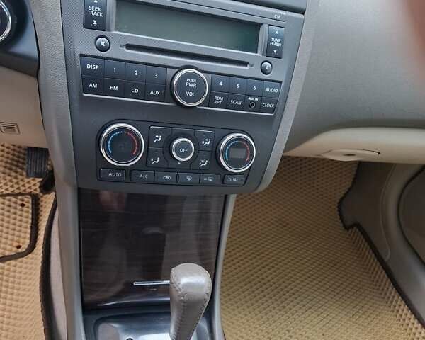 Синий Ниссан Альтима, объемом двигателя 2.5 л и пробегом 120 тыс. км за 7450 $, фото 5 на Automoto.ua