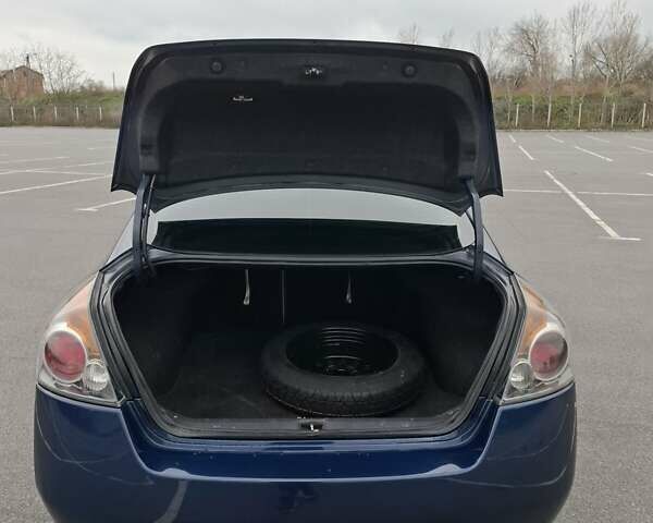 Синий Ниссан Альтима, объемом двигателя 2.5 л и пробегом 120 тыс. км за 7450 $, фото 16 на Automoto.ua
