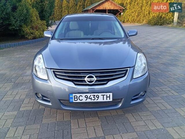 Синій Ніссан Альтіма, об'ємом двигуна 2.49 л та пробігом 156 тис. км за 6500 $, фото 2 на Automoto.ua
