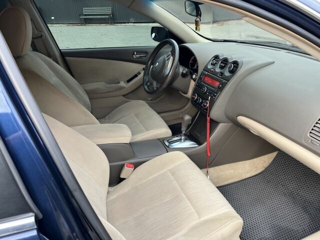 Синій Ніссан Альтіма, об'ємом двигуна 2.5 л та пробігом 258 тис. км за 5000 $, фото 9 на Automoto.ua