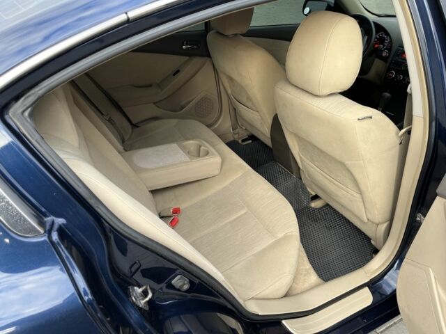 Синій Ніссан Альтіма, об'ємом двигуна 2.5 л та пробігом 258 тис. км за 5000 $, фото 8 на Automoto.ua