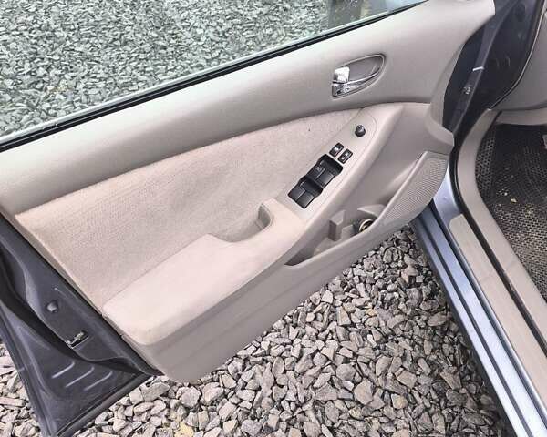 Синій Ніссан Альтіма, об'ємом двигуна 2.49 л та пробігом 149 тис. км за 5798 $, фото 8 на Automoto.ua