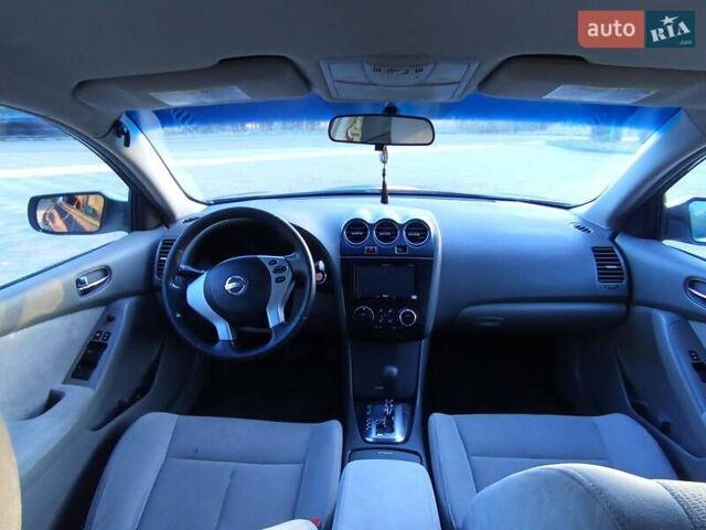 Синій Ніссан Альтіма, об'ємом двигуна 2.49 л та пробігом 156 тис. км за 6500 $, фото 12 на Automoto.ua