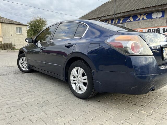 Синій Ніссан Альтіма, об'ємом двигуна 2.5 л та пробігом 258 тис. км за 5000 $, фото 2 на Automoto.ua