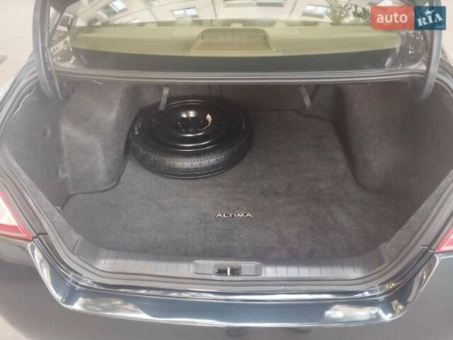 Синий Ниссан Альтима, объемом двигателя 2.49 л и пробегом 246 тыс. км за 8900 $, фото 12 на Automoto.ua