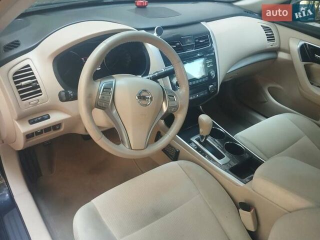 Синий Ниссан Альтима, объемом двигателя 2.49 л и пробегом 246 тыс. км за 8900 $, фото 1 на Automoto.ua