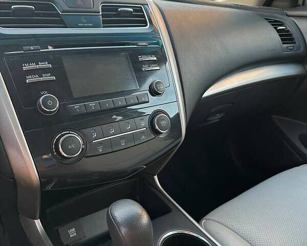 Синий Ниссан Альтима, объемом двигателя 2.5 л и пробегом 98 тыс. км за 9900 $, фото 16 на Automoto.ua