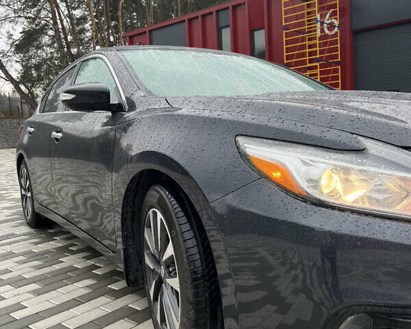 Синий Ниссан Альтима, объемом двигателя 2.49 л и пробегом 122 тыс. км за 12500 $, фото 5 на Automoto.ua