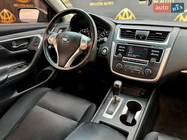 Синий Ниссан Альтима, объемом двигателя 2.49 л и пробегом 211 тыс. км за 10900 $, фото 19 на Automoto.ua