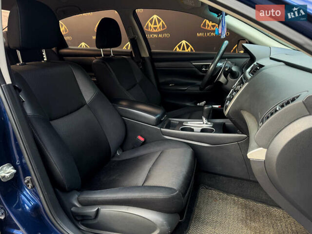 Синий Ниссан Альтима, объемом двигателя 2.49 л и пробегом 211 тыс. км за 10900 $, фото 13 на Automoto.ua