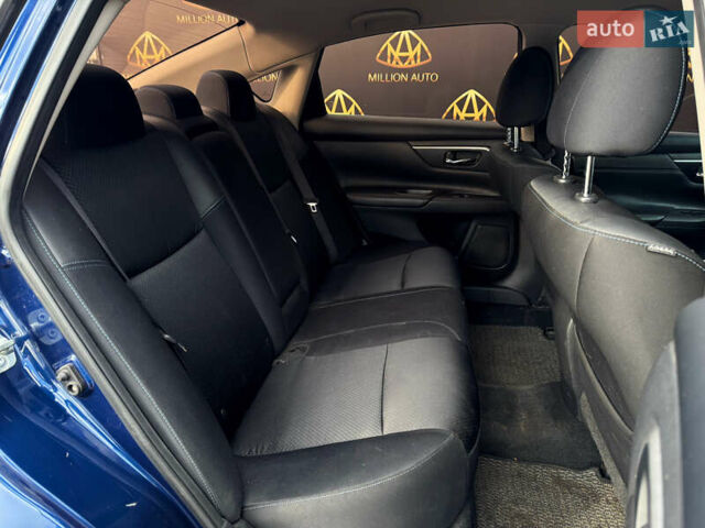 Синий Ниссан Альтима, объемом двигателя 2.49 л и пробегом 211 тыс. км за 10900 $, фото 12 на Automoto.ua