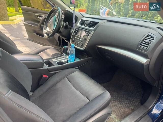 Синий Ниссан Альтима, объемом двигателя 2.49 л и пробегом 210 тыс. км за 10700 $, фото 10 на Automoto.ua