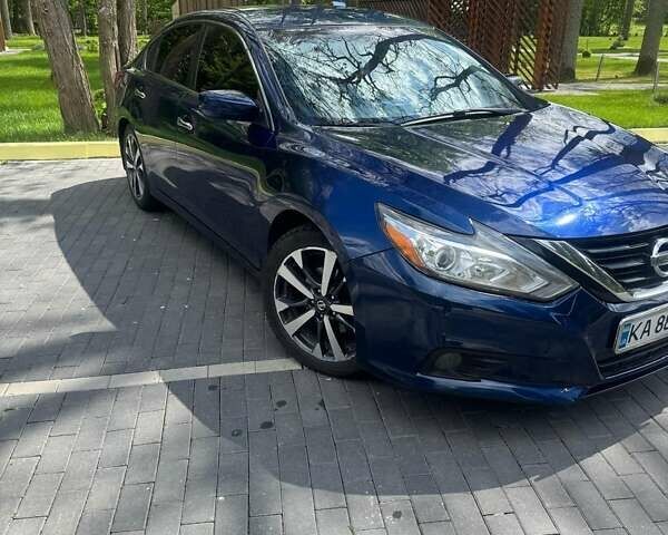 Синий Ниссан Альтима, объемом двигателя 2.49 л и пробегом 210 тыс. км за 10700 $, фото 5 на Automoto.ua