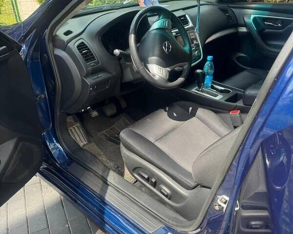 Синий Ниссан Альтима, объемом двигателя 2.49 л и пробегом 210 тыс. км за 10700 $, фото 13 на Automoto.ua