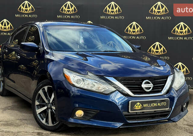 Синий Ниссан Альтима, объемом двигателя 2.49 л и пробегом 211 тыс. км за 10900 $, фото 6 на Automoto.ua