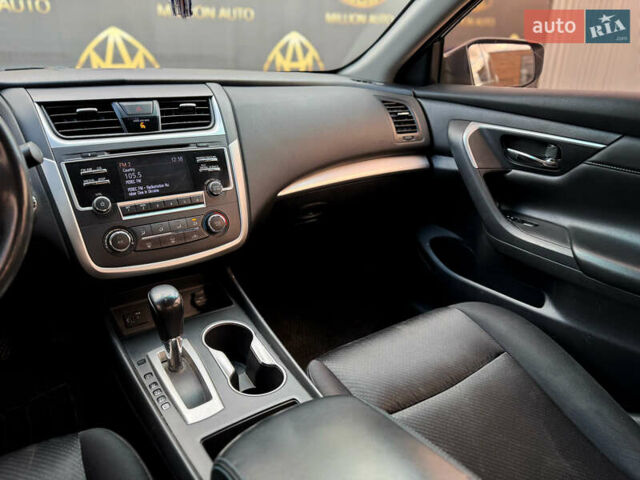 Синий Ниссан Альтима, объемом двигателя 2.49 л и пробегом 211 тыс. км за 10900 $, фото 21 на Automoto.ua