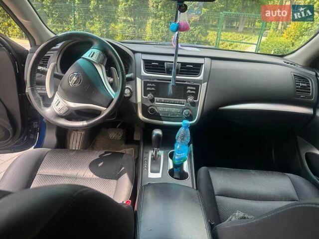 Синий Ниссан Альтима, объемом двигателя 2.49 л и пробегом 210 тыс. км за 10700 $, фото 12 на Automoto.ua