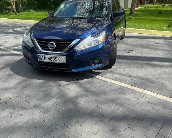 Синий Ниссан Альтима, объемом двигателя 2.49 л и пробегом 210 тыс. км за 10700 $, фото 1 на Automoto.ua