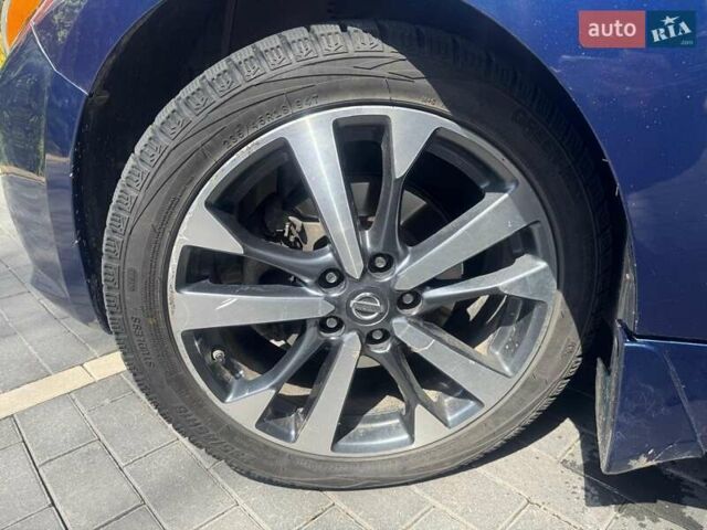 Синий Ниссан Альтима, объемом двигателя 2.49 л и пробегом 210 тыс. км за 10700 $, фото 6 на Automoto.ua