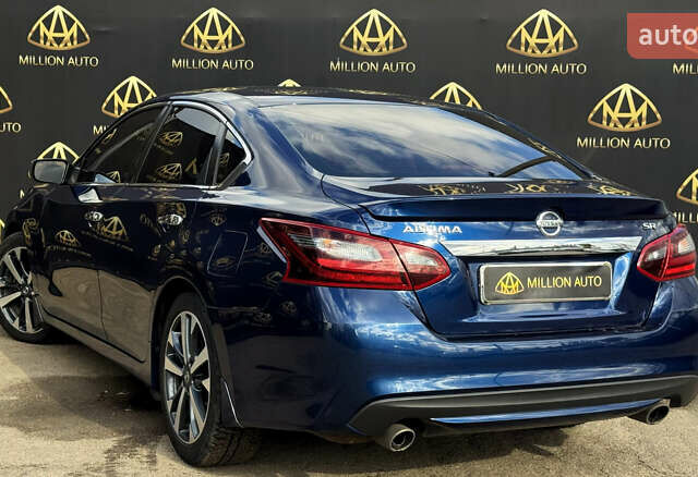 Синий Ниссан Альтима, объемом двигателя 2.49 л и пробегом 211 тыс. км за 10900 $, фото 7 на Automoto.ua