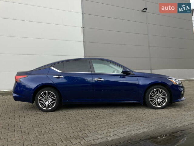 Синий Ниссан Альтима, объемом двигателя 2.49 л и пробегом 112 тыс. км за 15500 $, фото 1 на Automoto.ua