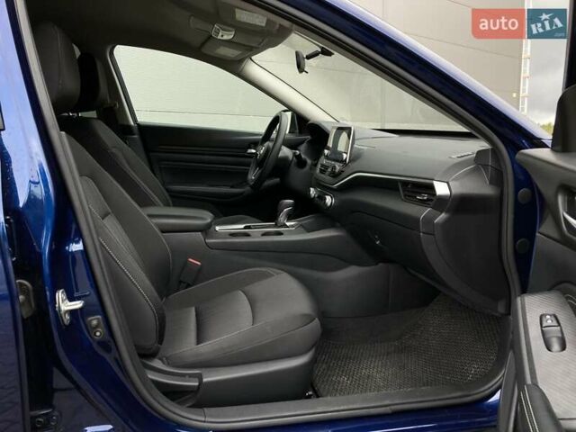 Синий Ниссан Альтима, объемом двигателя 2.49 л и пробегом 112 тыс. км за 15500 $, фото 10 на Automoto.ua