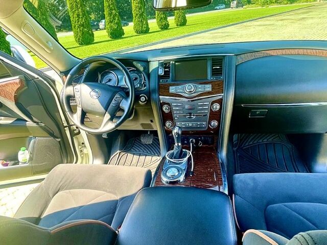 Белый Ниссан Армада, объемом двигателя 5.6 л и пробегом 0 тыс. км за 27500 $, фото 6 на Automoto.ua