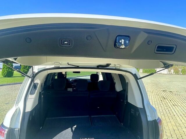 Белый Ниссан Армада, объемом двигателя 5.6 л и пробегом 0 тыс. км за 27500 $, фото 12 на Automoto.ua