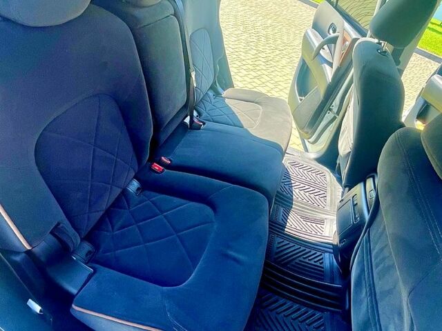 Белый Ниссан Армада, объемом двигателя 5.6 л и пробегом 0 тыс. км за 27500 $, фото 7 на Automoto.ua