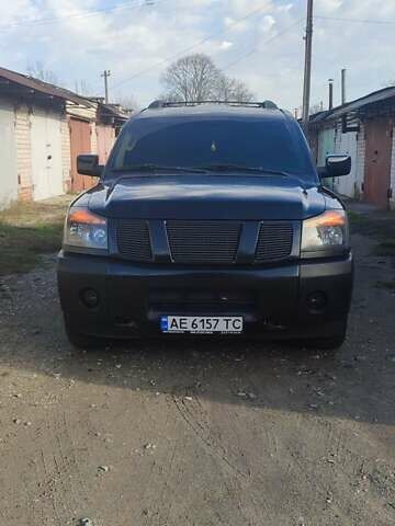 Черный Ниссан Армада, объемом двигателя 5.6 л и пробегом 300 тыс. км за 8500 $, фото 24 на Automoto.ua