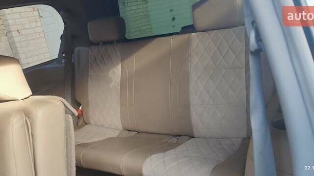 Черный Ниссан Армада, объемом двигателя 5.6 л и пробегом 300 тыс. км за 8500 $, фото 14 на Automoto.ua