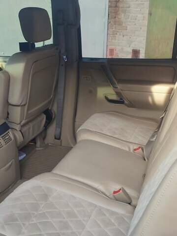 Черный Ниссан Армада, объемом двигателя 5.6 л и пробегом 300 тыс. км за 8500 $, фото 20 на Automoto.ua