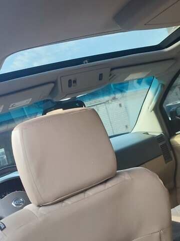 Черный Ниссан Армада, объемом двигателя 5.6 л и пробегом 300 тыс. км за 8500 $, фото 17 на Automoto.ua