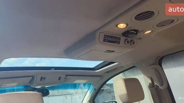 Черный Ниссан Армада, объемом двигателя 5.6 л и пробегом 300 тыс. км за 8500 $, фото 16 на Automoto.ua