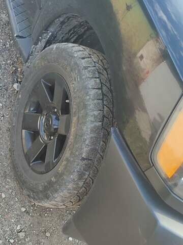 Черный Ниссан Армада, объемом двигателя 5.6 л и пробегом 300 тыс. км за 8500 $, фото 9 на Automoto.ua