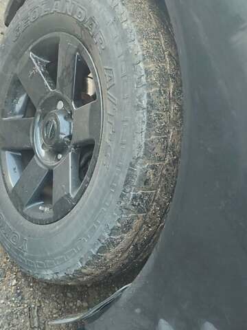 Черный Ниссан Армада, объемом двигателя 5.6 л и пробегом 300 тыс. км за 8500 $, фото 10 на Automoto.ua