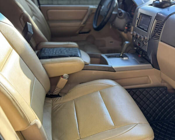 Чорний Ніссан Armada, об'ємом двигуна 0 л та пробігом 230 тис. км за 12500 $, фото 13 на Automoto.ua