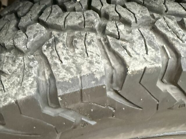 Ниссан Армада 2006 в Одессе на Automoto.ua Черный Ниссан Армада, объемом двигателя 5.6 л и пробегом 240 тыс. км за 13000 $, фото 19 на Automoto.ua