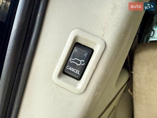 Черный Ниссан Армада, объемом двигателя 5.6 л и пробегом 267 тыс. км за 10999 $, фото 81 на Automoto.ua